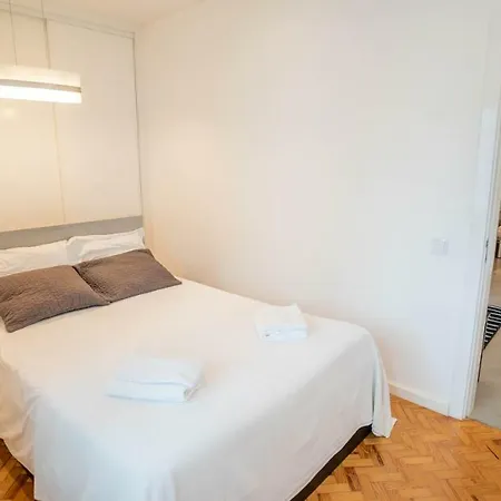 Casual @ 5 De Outubro Лісабон