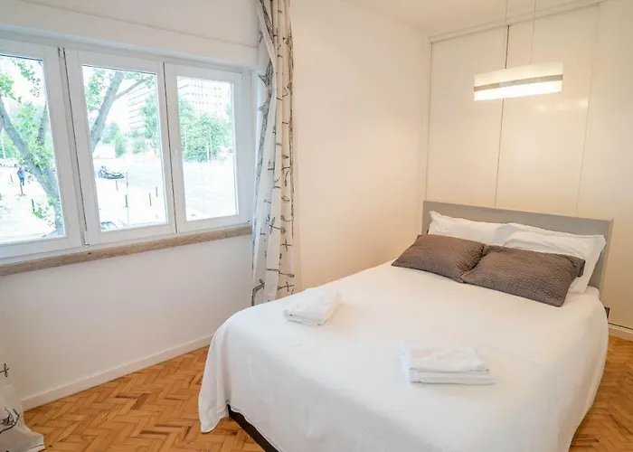 Casual @ 5 De Outubro Lägenhet