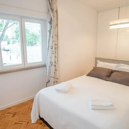 Casual @ 5 De Outubro Appartement